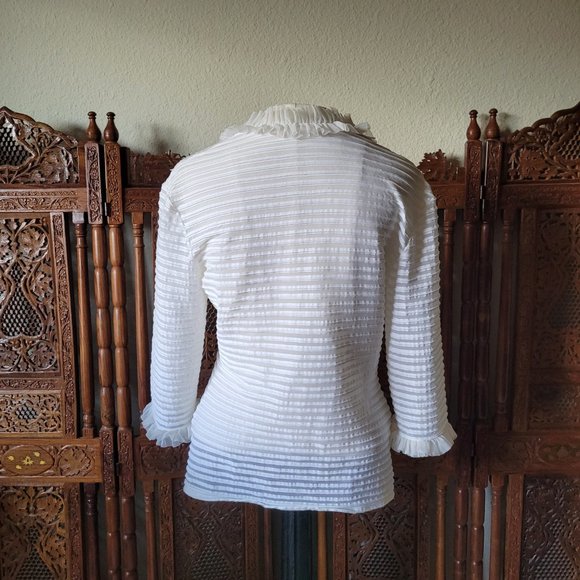 Ruffled Ribbed Sheer Zippered White Blouse - Picture 5 of 15